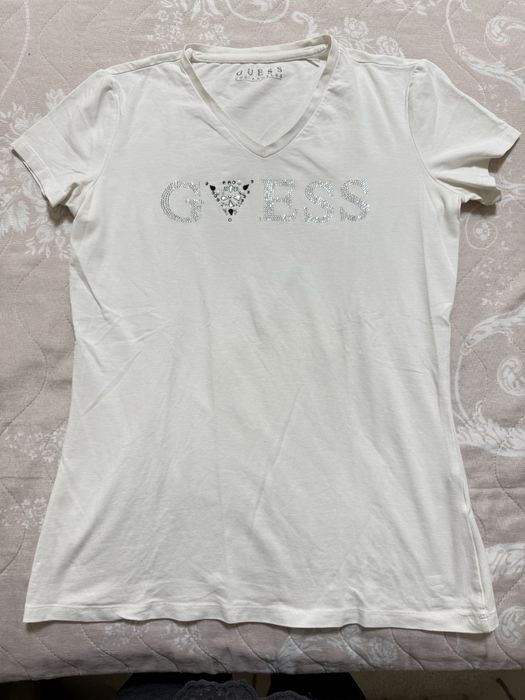 Тениски , дънки , пуловер GUESS