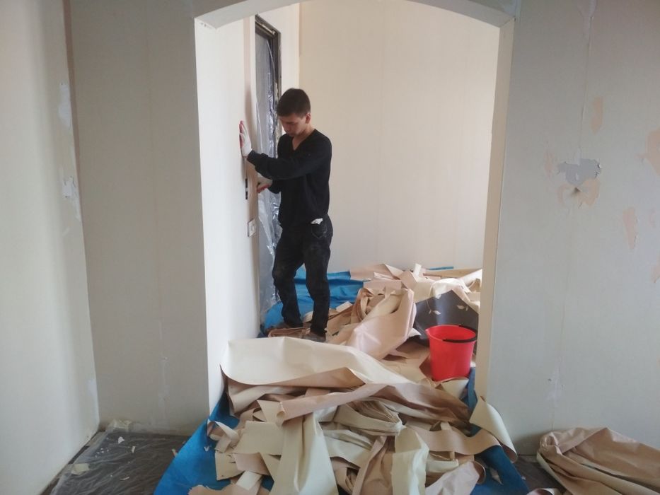 Демонтаж стены,кафель,