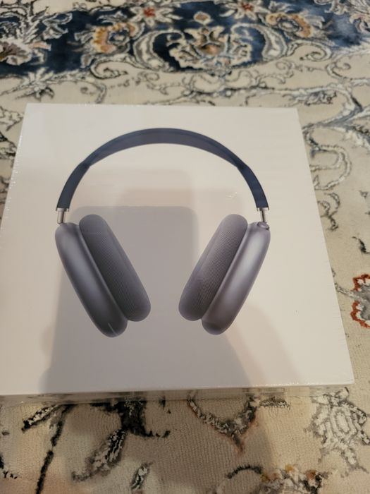 Продам новые наушники Airpods max