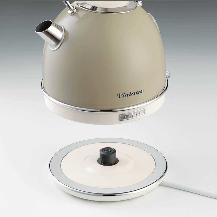 Електрическа кана Ariete 1.7L,неръждаема стомана, 2000W, Бързо кипване