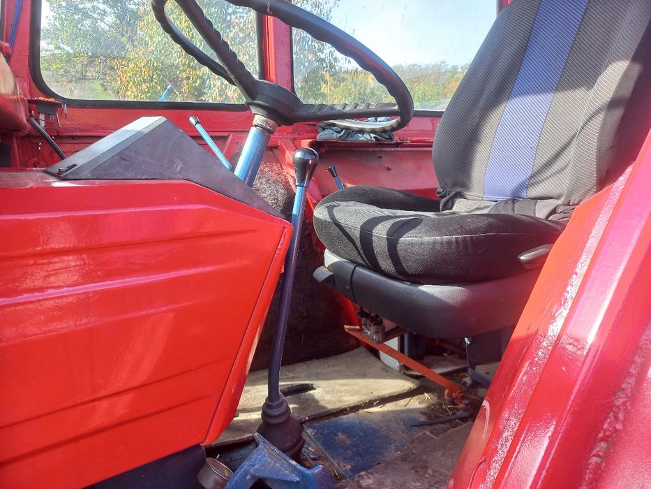 Vând tractor  u 650