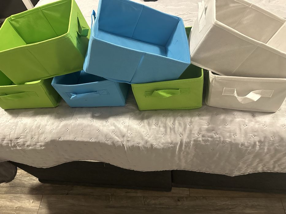 Етажрка за играчки