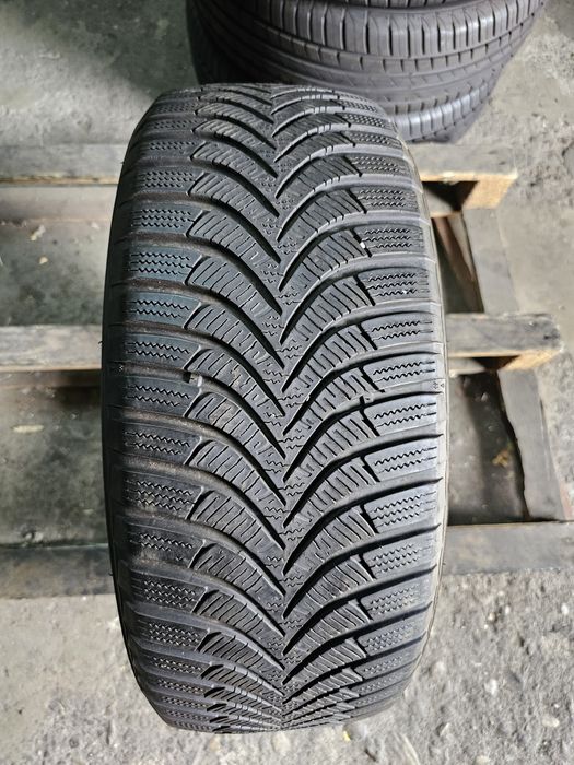 1 anvelopa iarna 205 55 16 Hankook