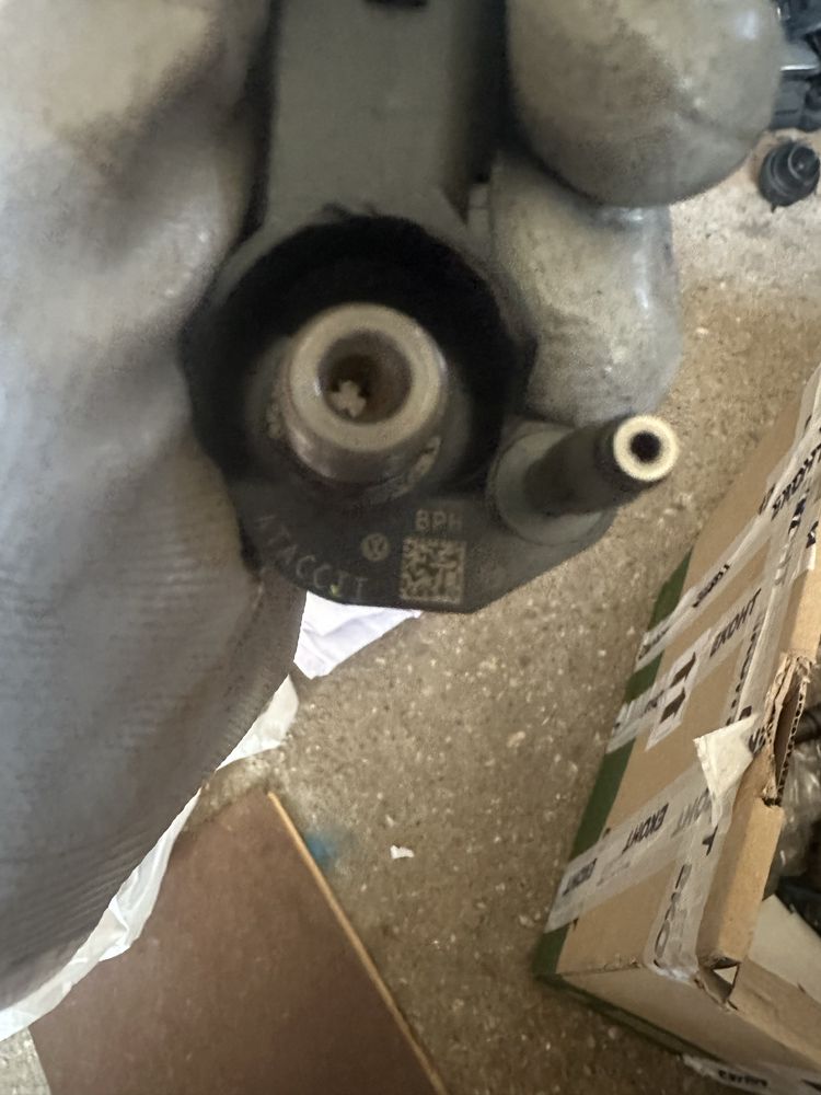 Дюза Дюзи commonrail 2.0tdi 2.0тди
