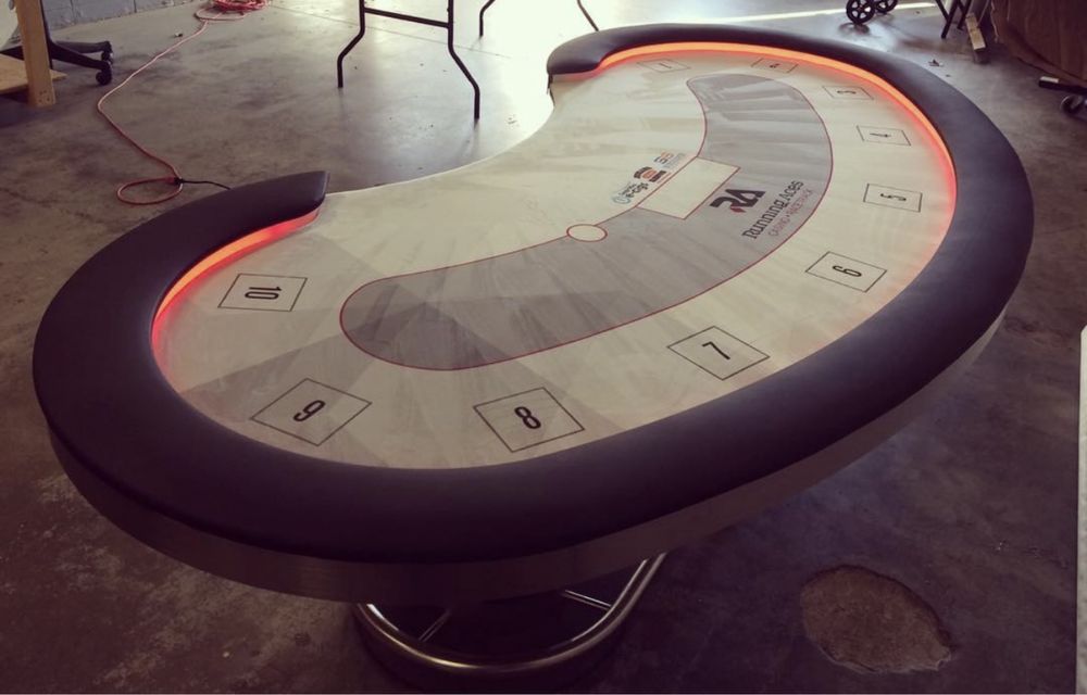 STOC - Mese de POKER ultima aparitie de la CustomTables.eu STOCK