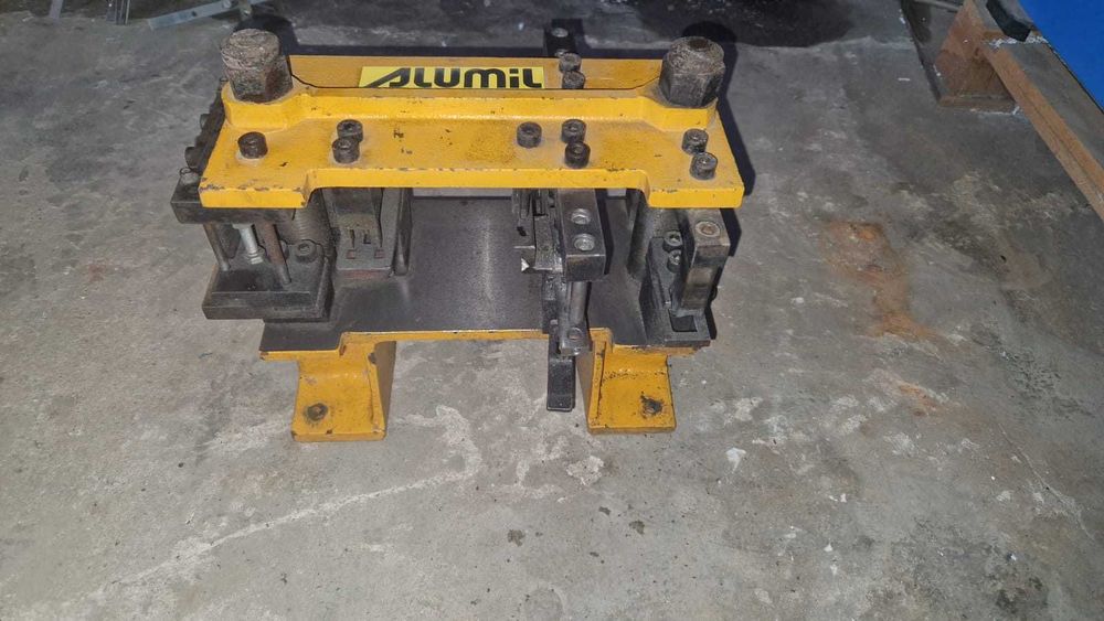 Машини за производство на PVC и AL дограма на 50% от цената