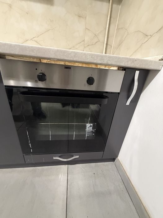 Cuptor electric zanussi