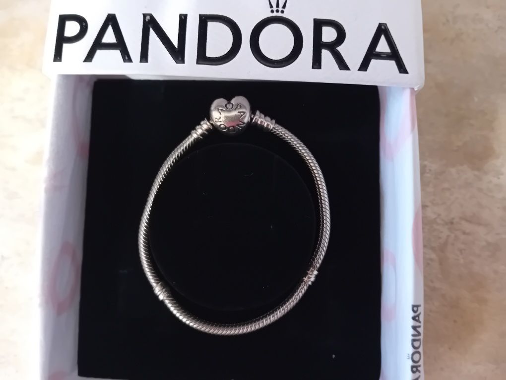 Гривна Пандора / Pandora