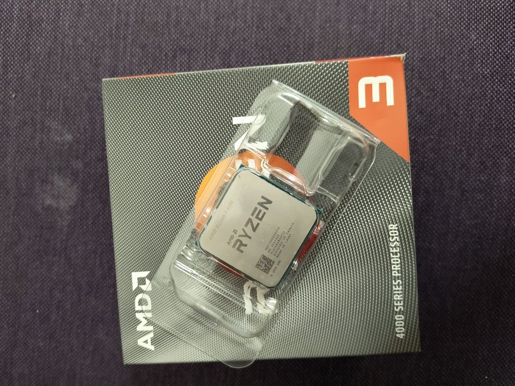 Vând procesor AMD Ryzen 3 4100