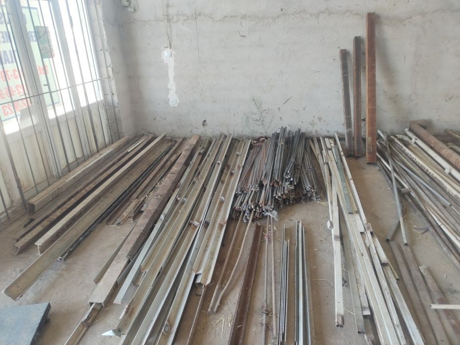 Qurilishga kerakli materiallar sotiladi