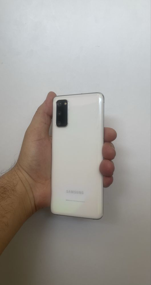 Samsung S20 5G.