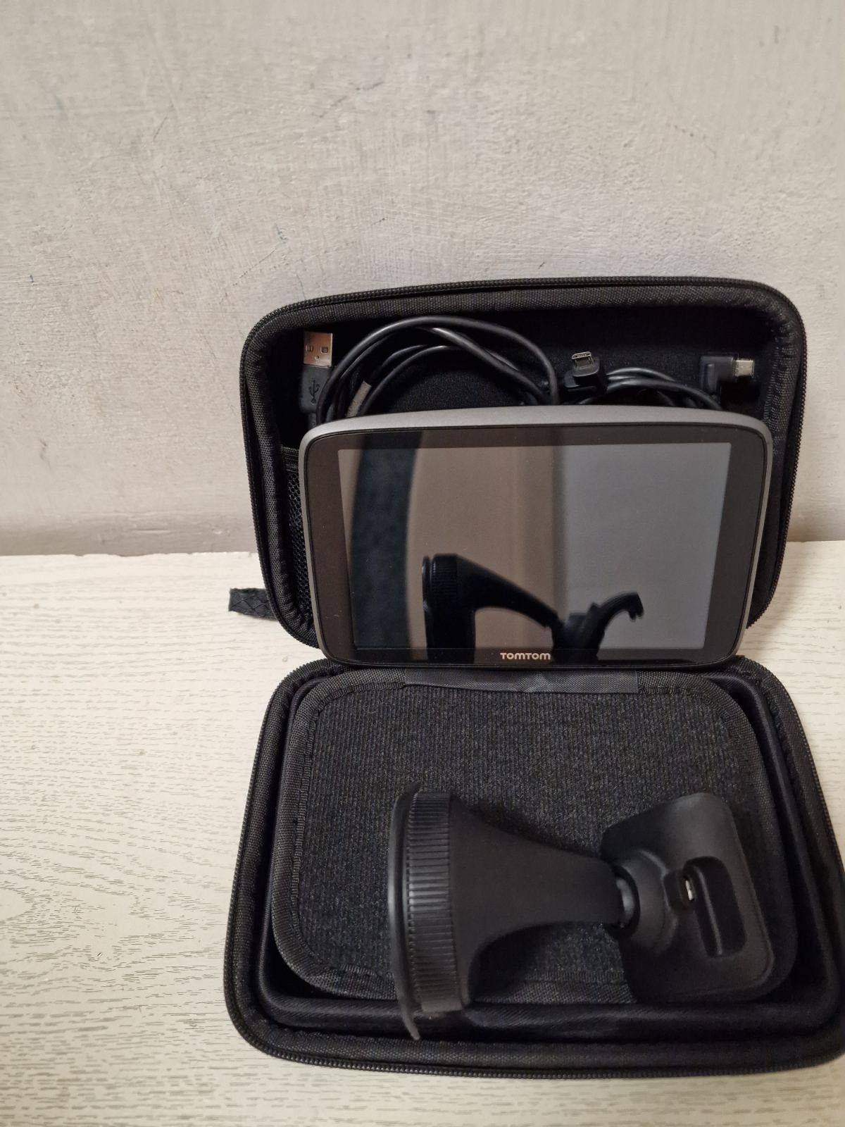 Навигация TomTom GO 6200 най-новите карти за Европа и Турция пкомплект