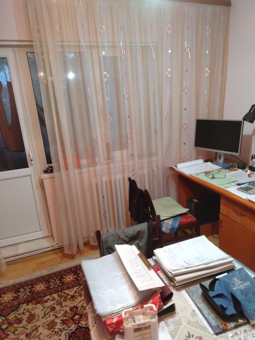 Vând apartament 3 camere decomandat