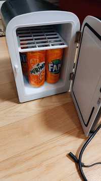 Мини хладилник на 12 и 220 волта