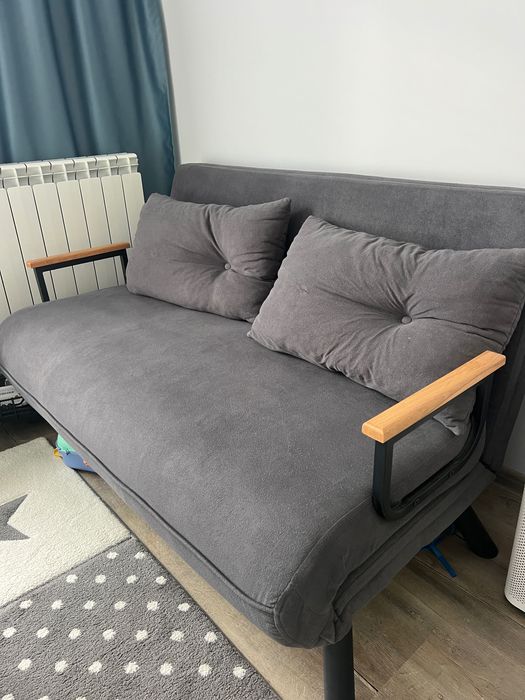 Двуместен разтегателен диван