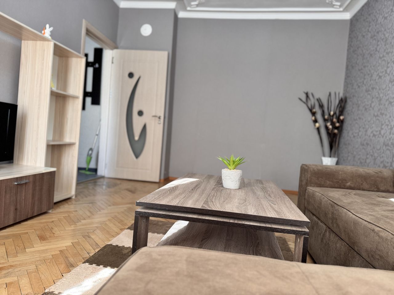 Дава се под наем Тристаен апартамент в Плевен, Сторгозия - 60 кв.м за 280.5 € - Снимка #3