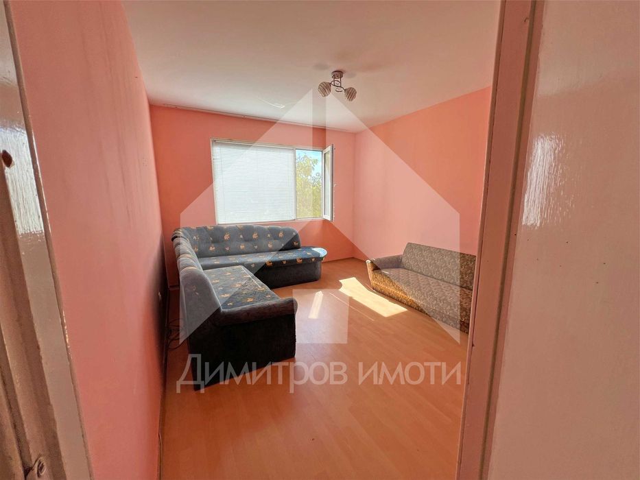 Продава ЕДНОСТАЕН апартамент тип гарсониера в гр. Нови пазар! Саниран!