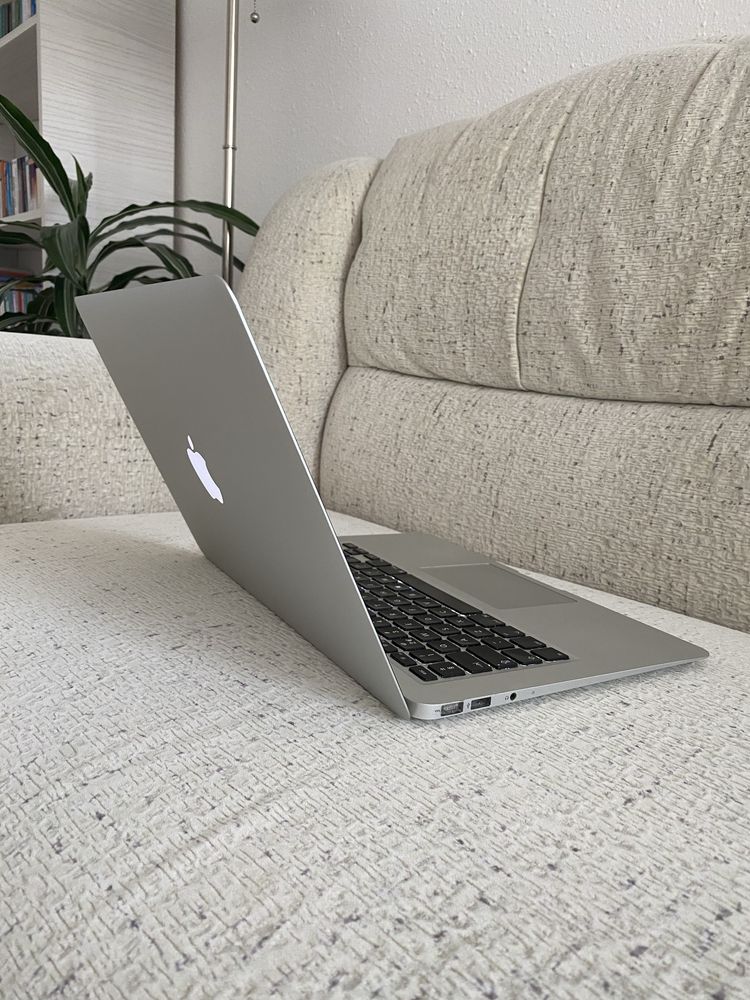 Vand laptop macbook apple 13inch