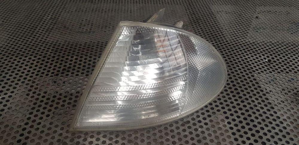Semnalizare Stanga BMW Seria 3 E46 Livram Oriunde In Tara