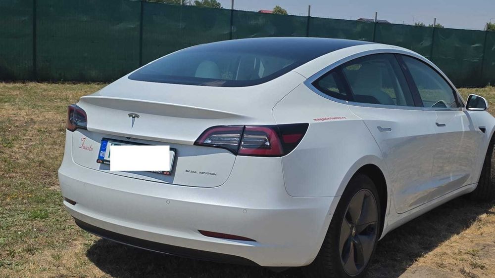 Flota Bolt / Uber oferim Tesla Chirie / Ramanere