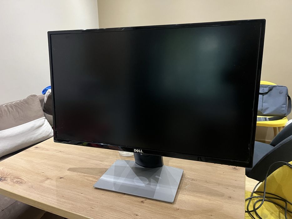 Компютър + монитор и мишка