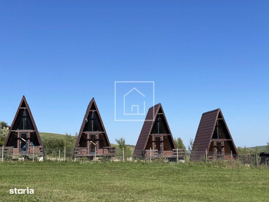 Teren 829 mp autorizatie de constructie 4 cabanute A-frame in Tocile