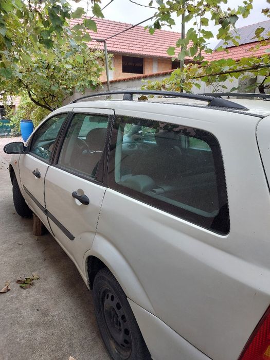 Vând Ford Focus 1.8 TDDI