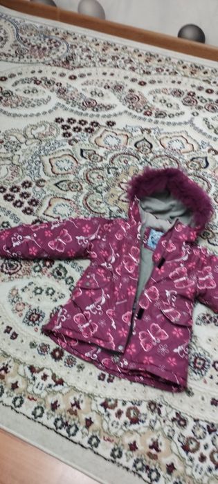 Продам куртку детскую 110 см