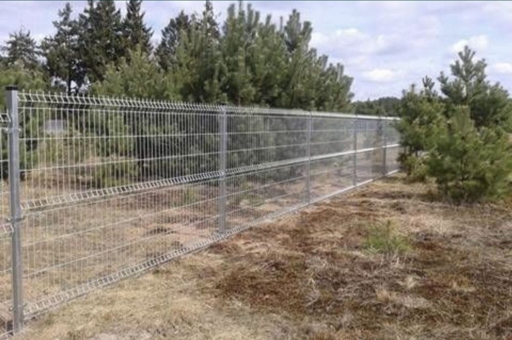 Facem garduri din plasă bordurată