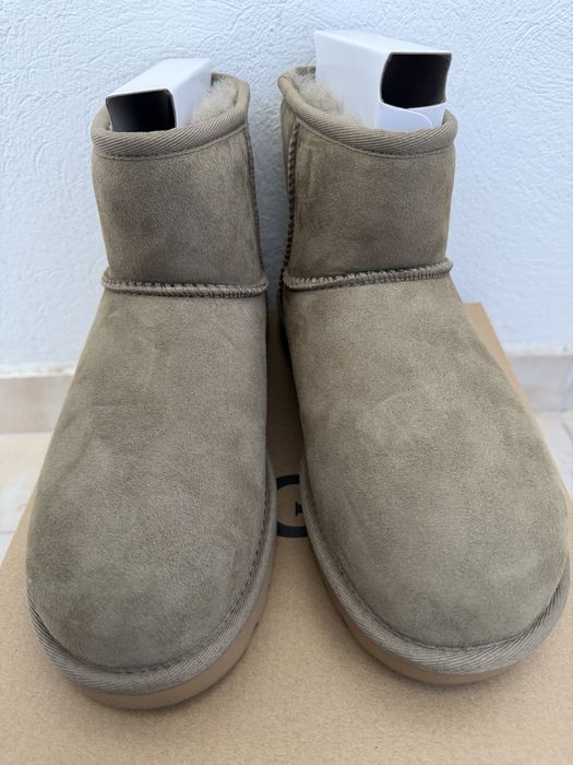 UGG Classic Mini II