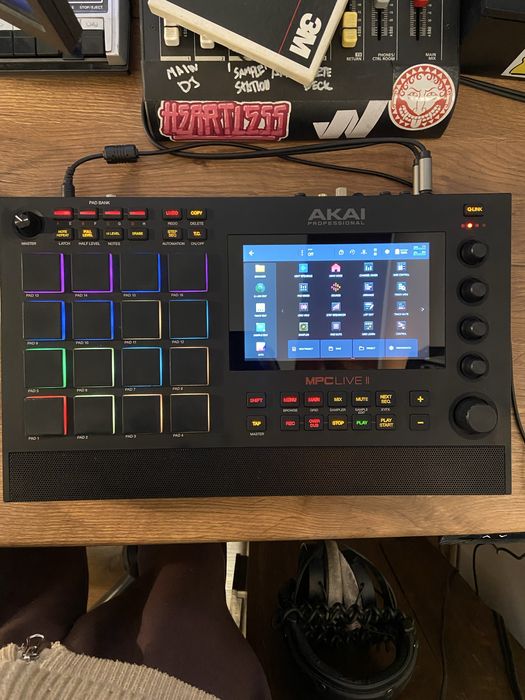 Akai mpc live  2