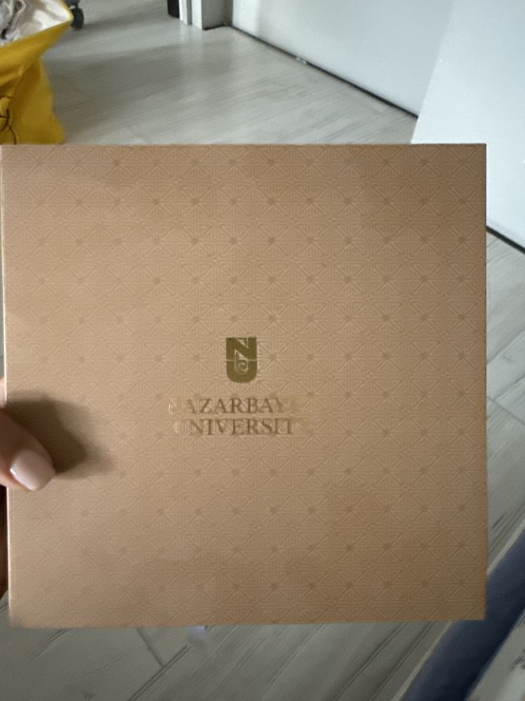 Статуэтка nazarbayev university
