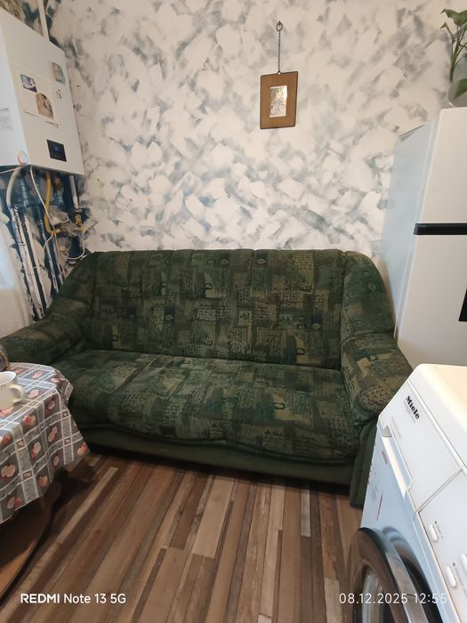 Canapea fixa foarte comodă negociabila!