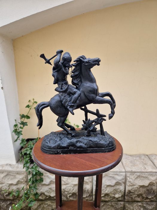 Страхотна антикварна английска метална фигура статуетка