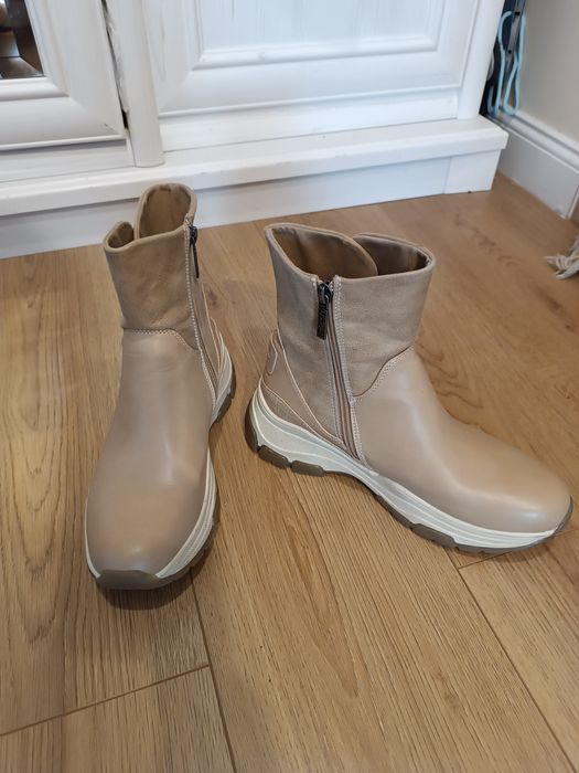 Дамски боти номер 39