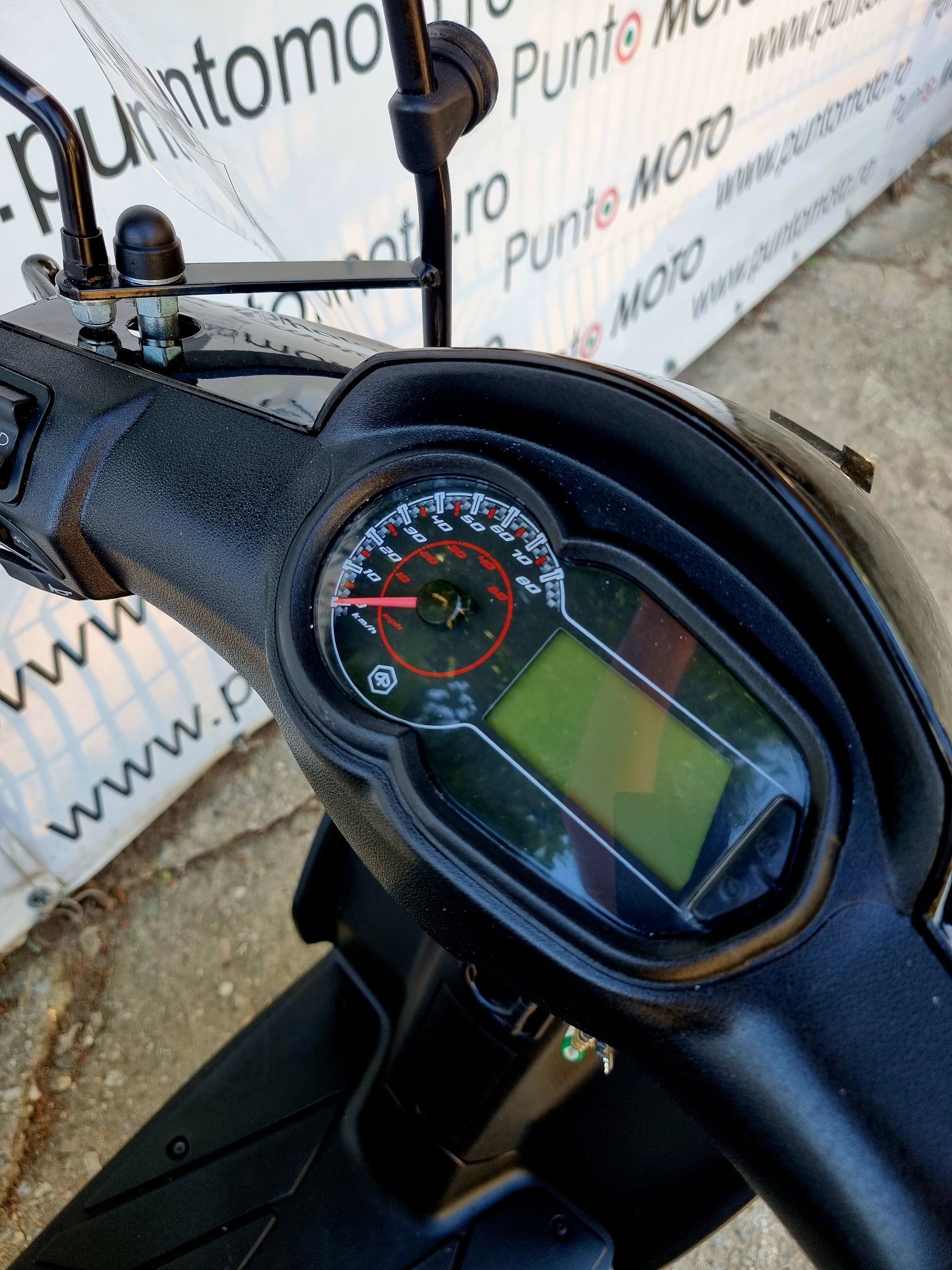 Punto Moto Vinde  SCOOTER Piaggio Typhoon 50 2T scuter 50  T