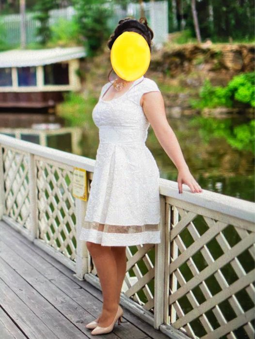 продам белое кружевное платье