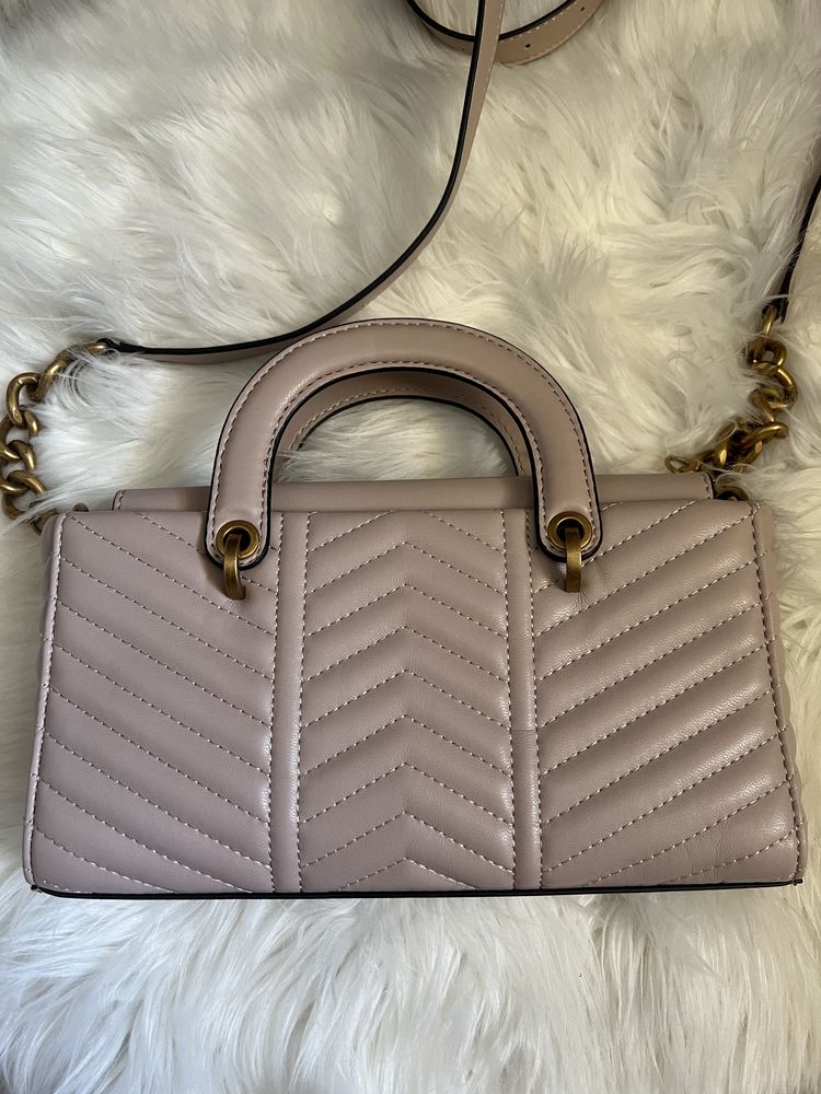 Оригинална чанта guess