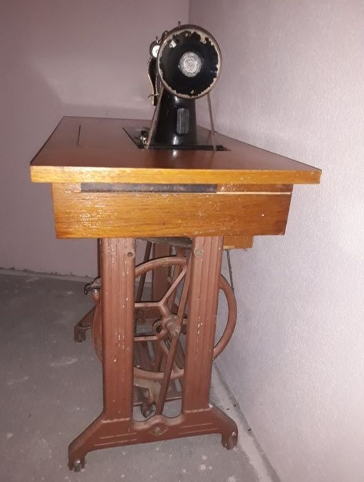 Крачна шевна машина