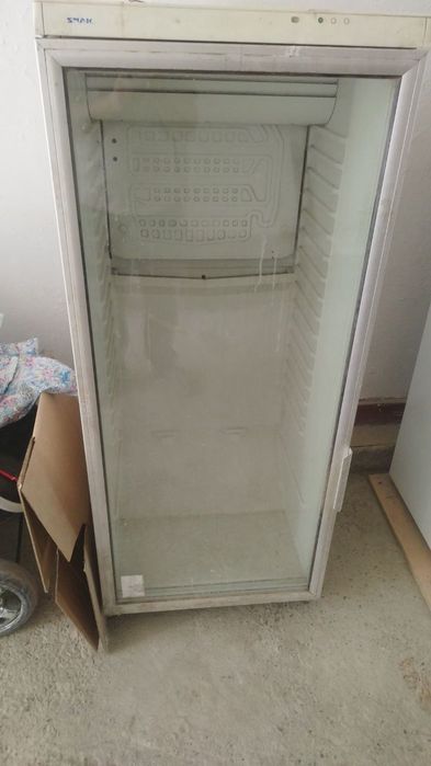 Холодилник витриный