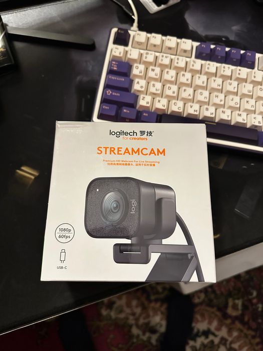 Веб камера Logitech streamcam