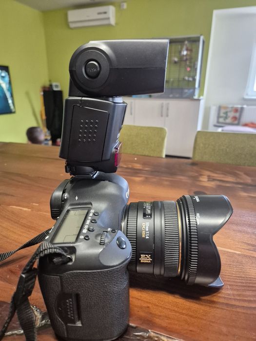 Canon 5d markiii, sigma 50mm f1.4 blitz canon 430exii