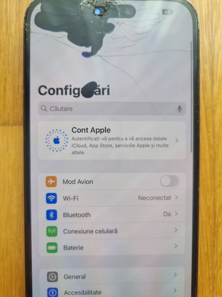 Spre vanzare Iphone 15 plus display si spate crapat.
