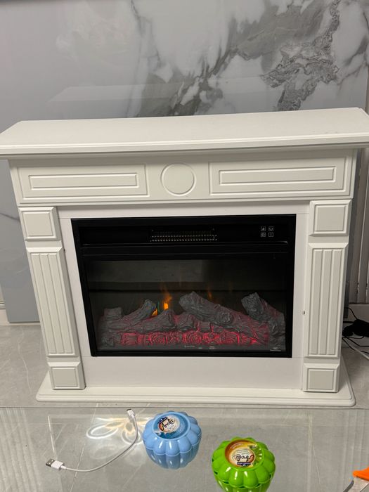 Vand semineu decorativ