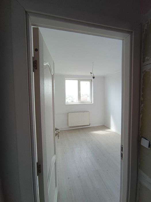 Vând apartament cu 3 camere, tip Z, str. Borsecului, Oradea