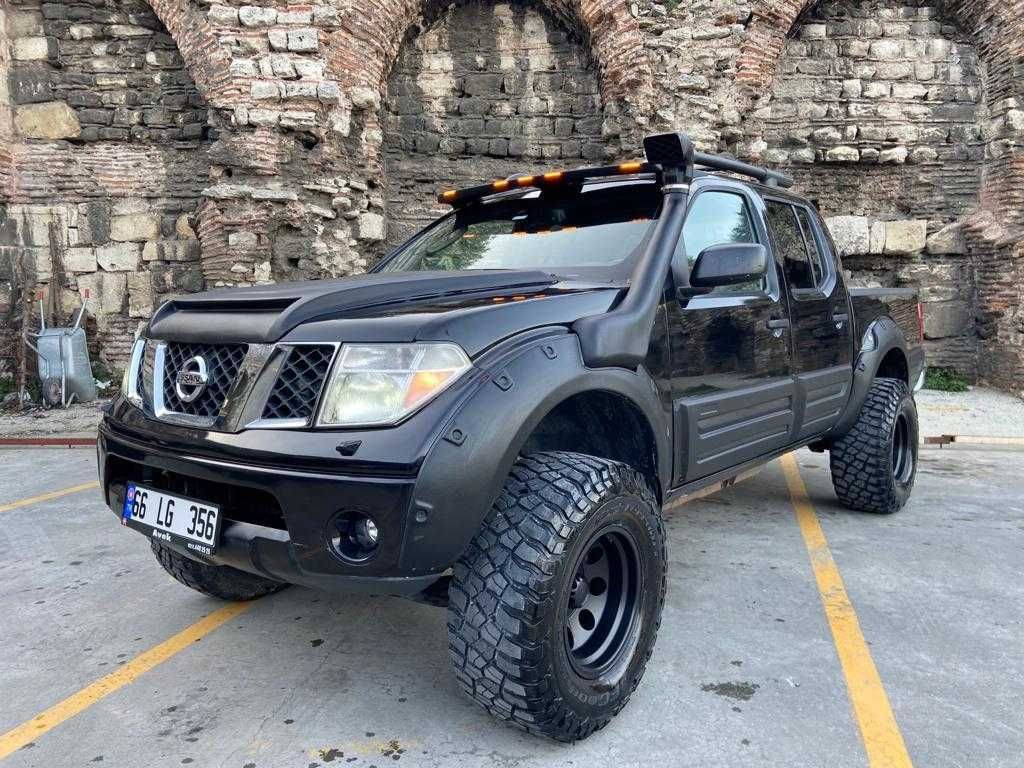 НОВИ ! Преден декоративен капак Nissan Navara D40
