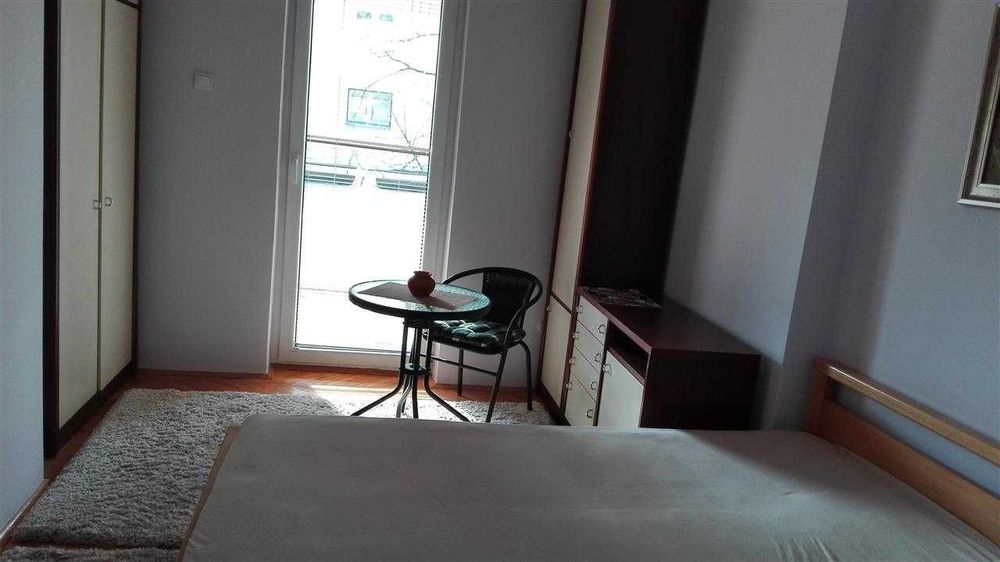 Дава се под наем Тристаен апартамент в Пловдив, Изгрев - 87 кв.м за 341.7 € - Снимка #1