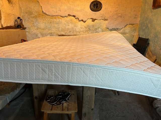 двулицев матрак 160x200 см, малко използван