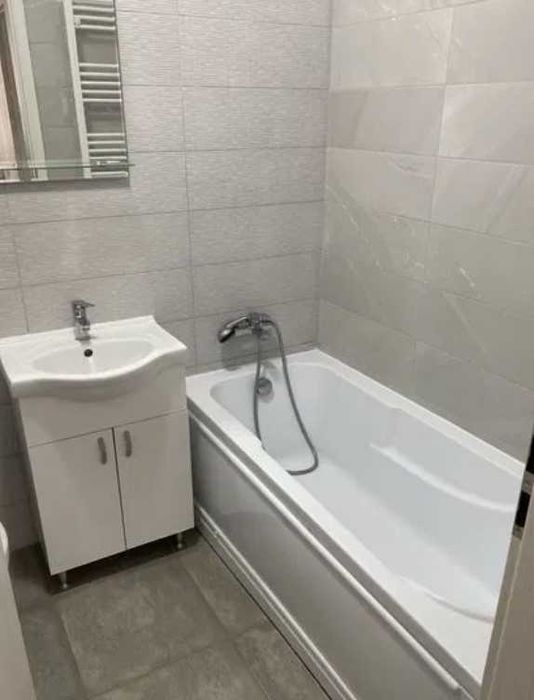 Дава се под наем Двустаен апартамент в Пловдив, Остромила - 65 кв.м за 270.3 € - Снимка #2