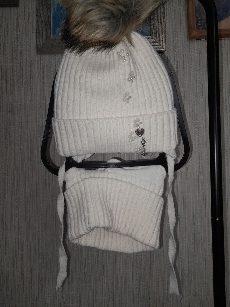 Куртка и шапка с шарфом для девочки 3-5 лет